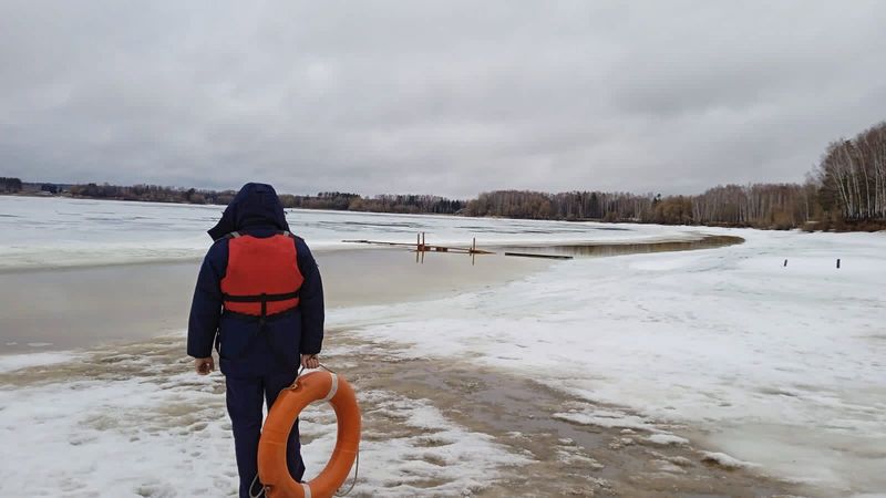  Осторожно! На водохранилищах в Рузском округе лед уже не пригоден для зимней рыбалки! 