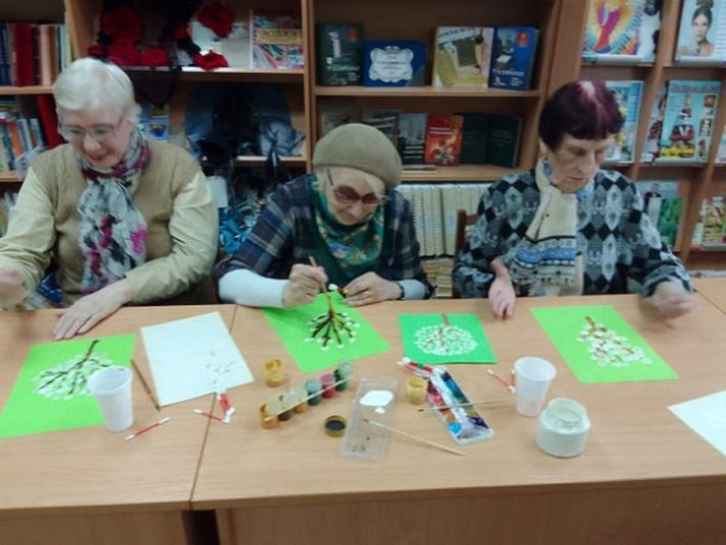 Рузские пенсионеры рисовали ватными палочками