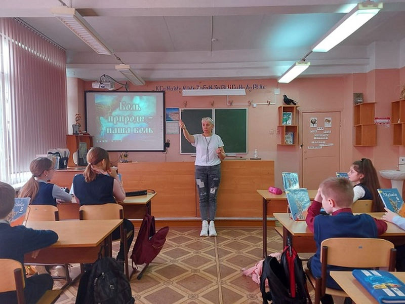 Учащимся Нововолковской школы провели экологический час
