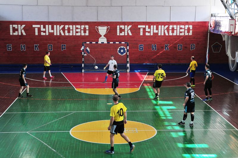 В Тучково играют в мини-футбол