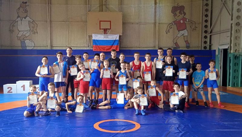 В Рузе соревновались борцы