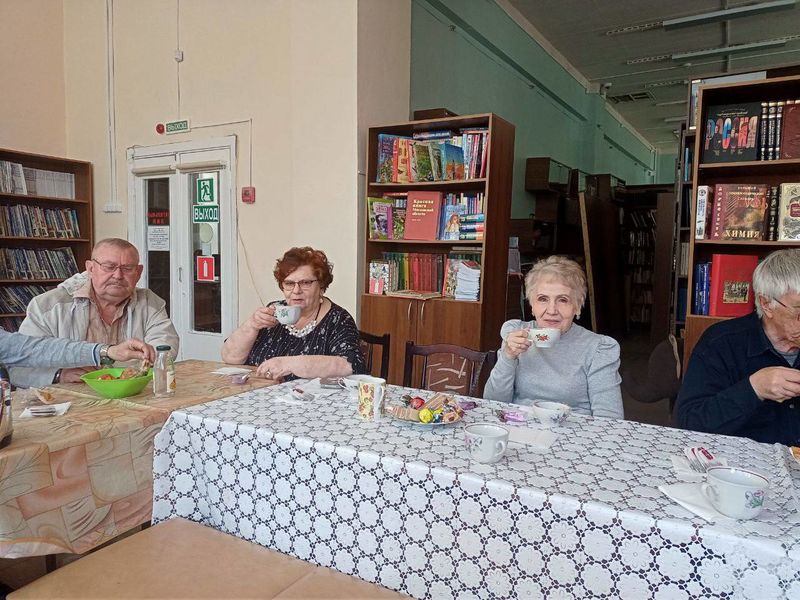 В Рузской библиотеке собрались пенсионеры
