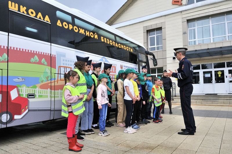 Воспитанники рузских детских лагерей побывали в автобусе-тренажере