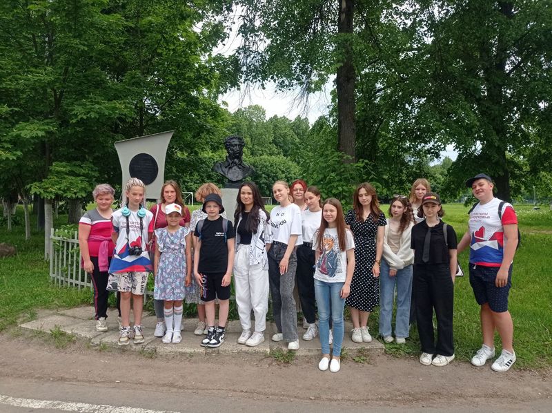 Рузские волонтеры посетили музей-заповедник