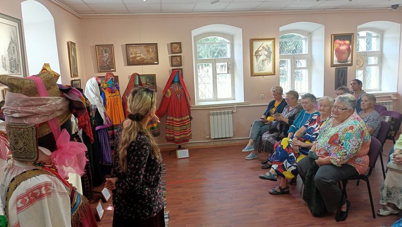 В Рузском музее открылась выставка традиционных женских нарядов 