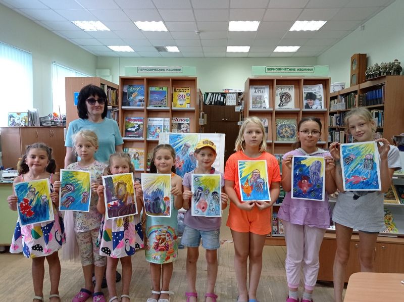 В Тучковской библиотеке прошел урок рисования