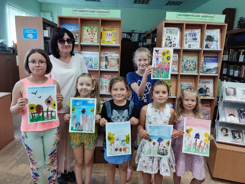 В Тучковской библиотеке рисовали дети