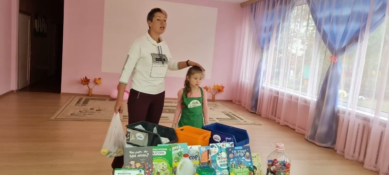 Нововолковских дошколят учили раздельному сбору мусора