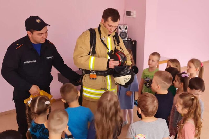 Пожарные ГКУ МО «Мособлпожспас» провели урок безопасности 