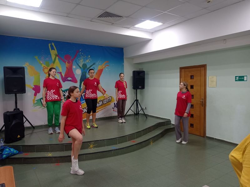 В Молодежном центре РГО состоялось занятие по гимнастике