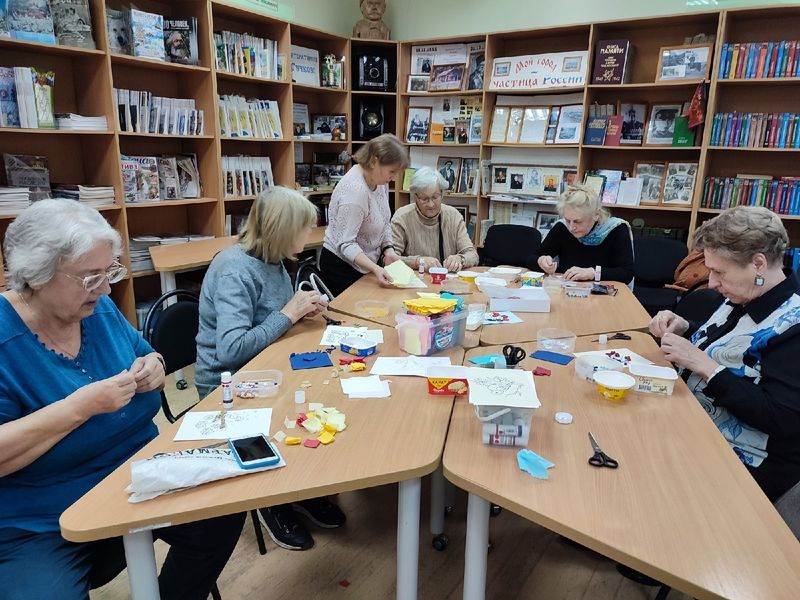 В Тучковской библиотеке состоялся осенний мастер-класс