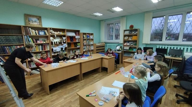 В Рузской библиотеке плели конфеты