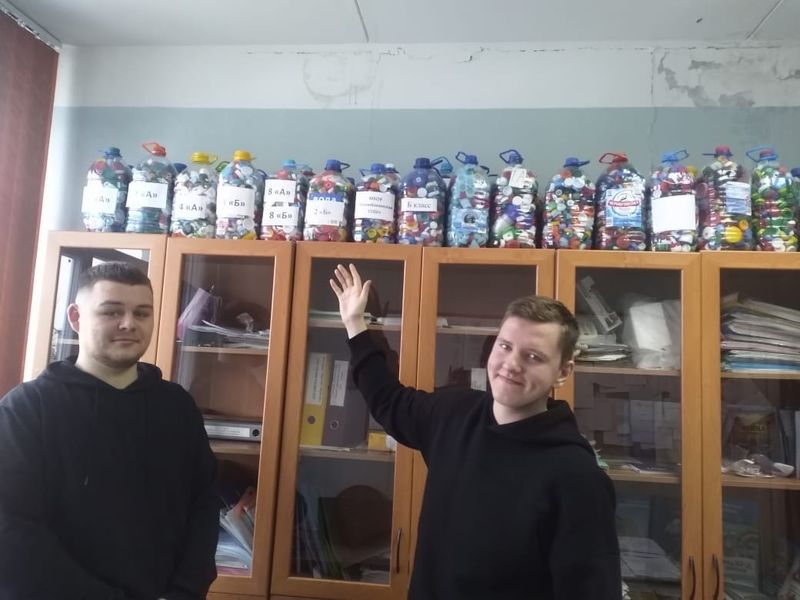 Колюбакинские школьники собирали крышечки 