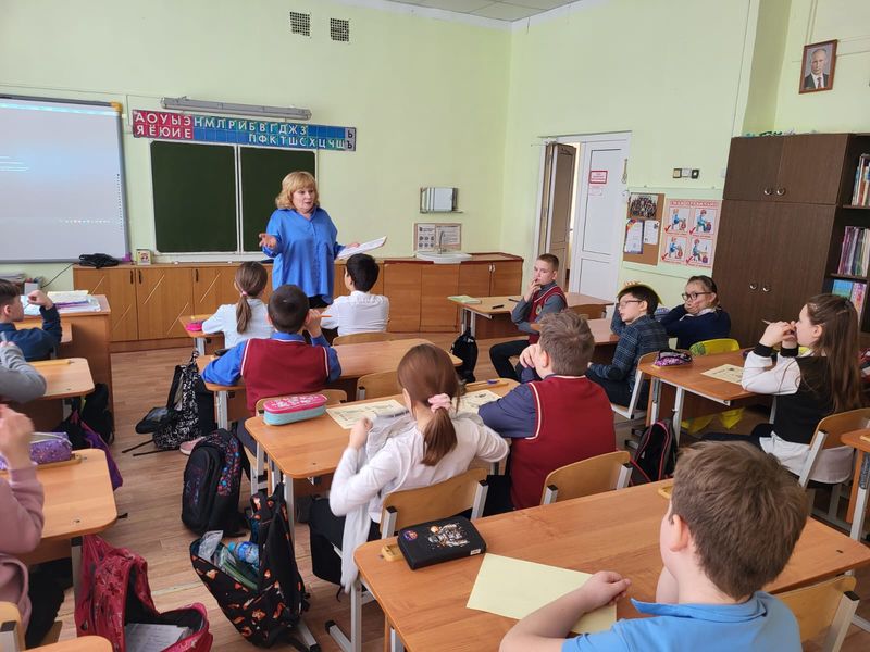 Школьникам Старониколаево – о народных праздниках