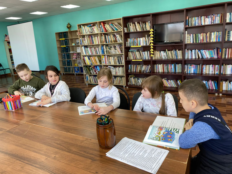 Лидинские школьники встретились с книжным миром
