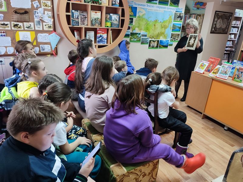 Тучковские школьники в библиотеке читали вслух