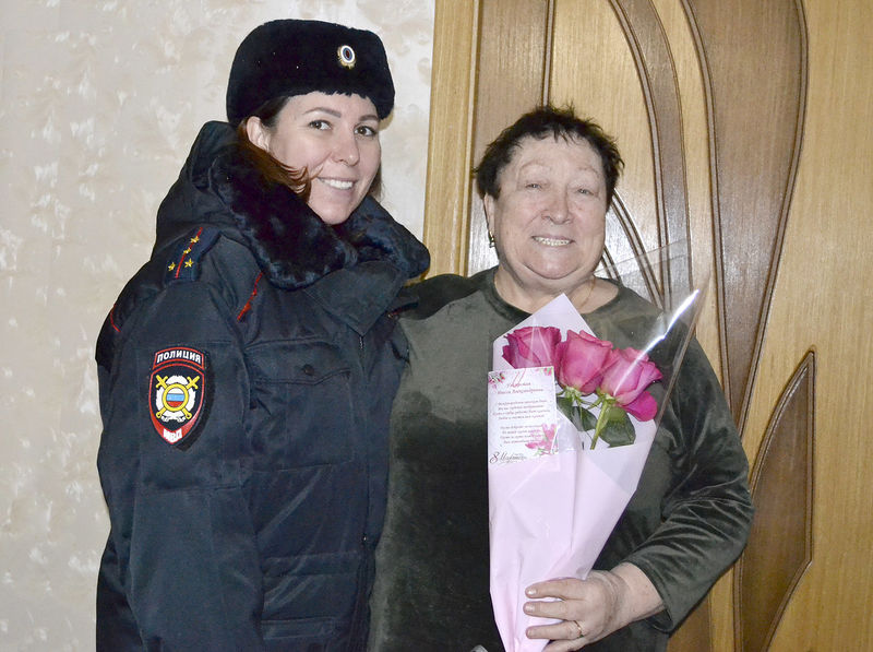 Сотрудники рузской полиции поздравили вдов погибших стражей порядка 