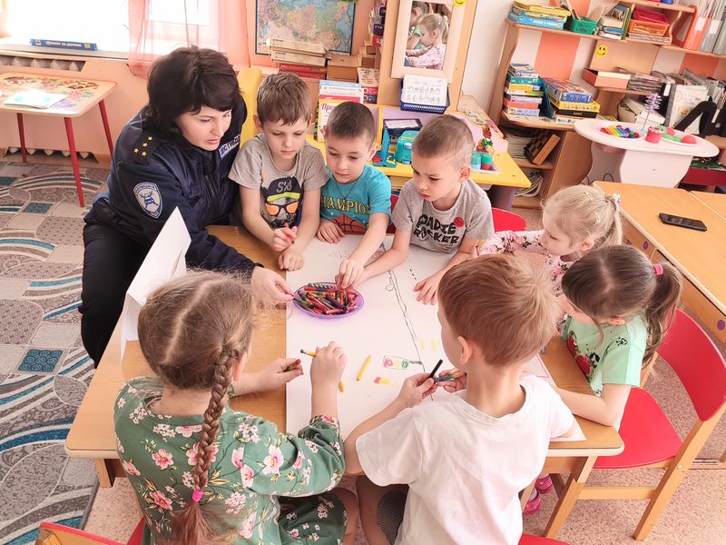 В гостях у рузских детсадовцев – дорожные полицейские