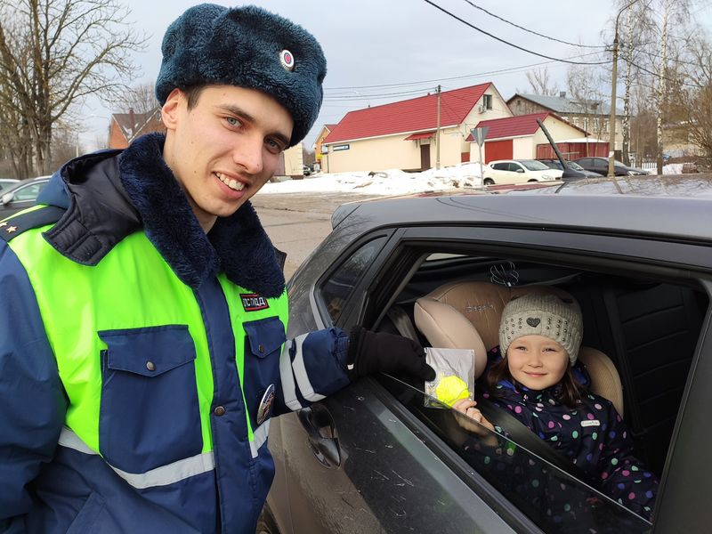 Рузские госавтоинспекторы проверяли наличие детских кресел в автомобилях 