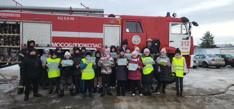 Рузские школьники побывали в гостях у пожарных 312-й пожарно-спасательной части  