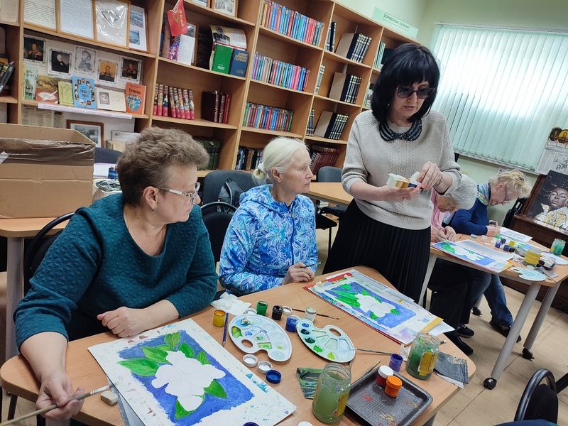«Яблони в цвету» – творческий урок в Тучковской библиотеке 