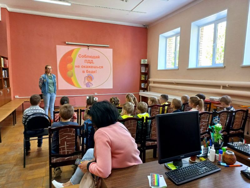 Рузские дошколята закрепили знания дорожных правил в библиотеке