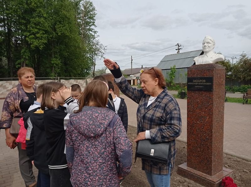 Тучковские школьники побывали на экскурсии по поселку 