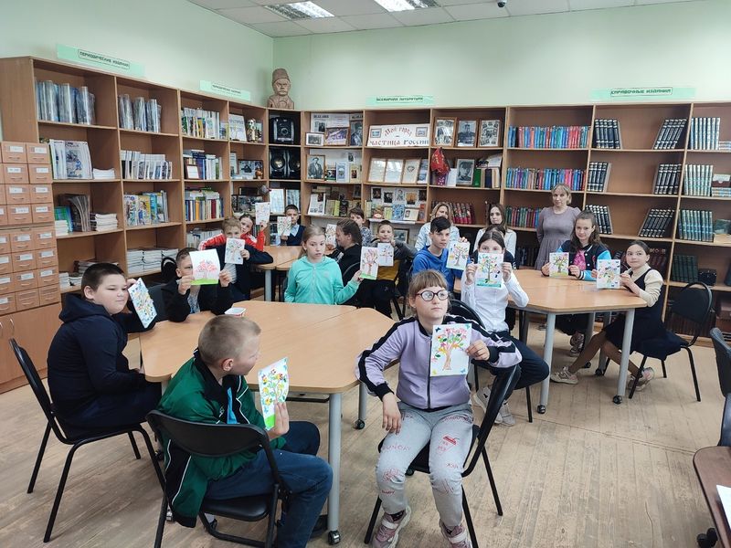 Тучковские школьники сделали весенние аппликации