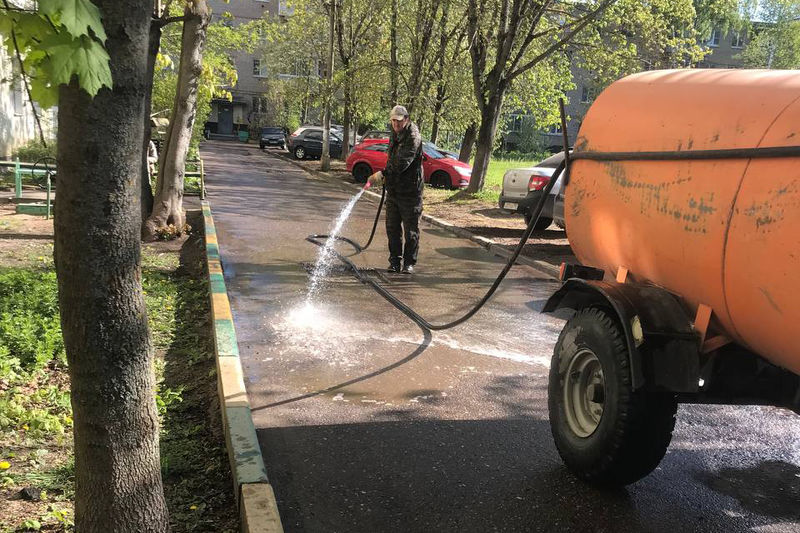 В Рузском округе наводят чистоту на дорогах