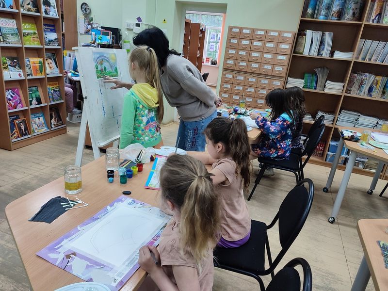 В Тучковской библиотеке рисовали лето 