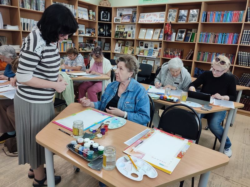 В Тучковской библиотеке рисовали клубнику