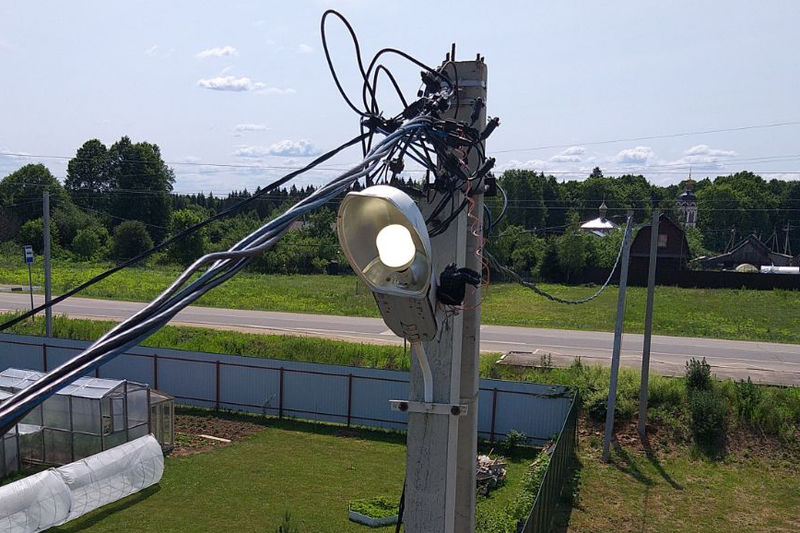 В Рузском округе меняют лампы в фонарях