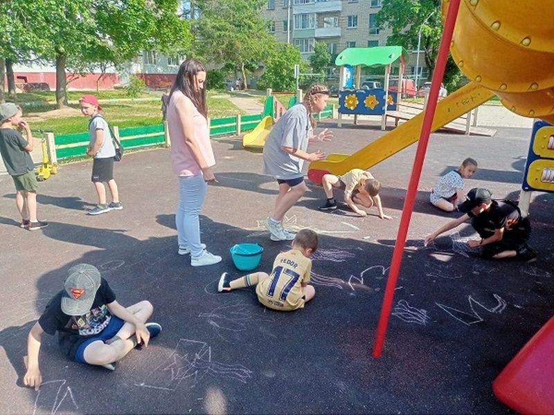 Рузские школьники рисовали картины мирной жизни