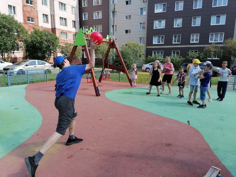 Рузские библиотекари проводят дворовые игры для ребят