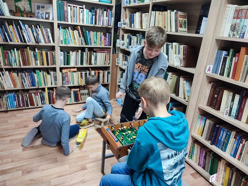 Тучковские ребята освоили «Небоскреб» в библиотеке