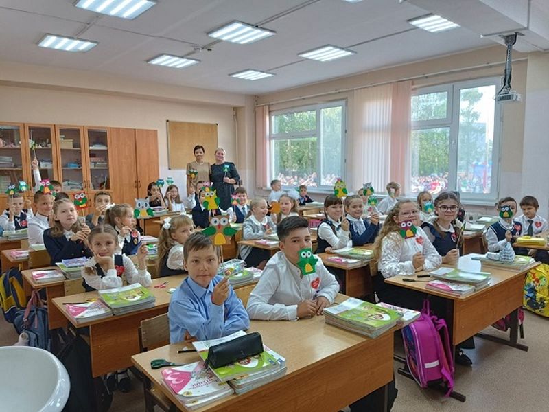 В начале учебного года рузские гимназисты смастерили птиц мудрости