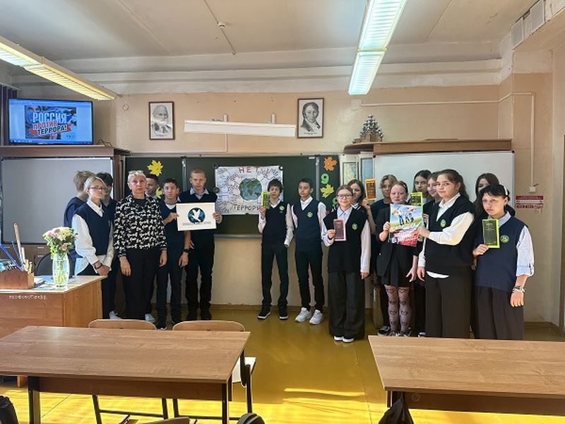 Нововолковские школьники узнали, как себя вести при террористической угрозе