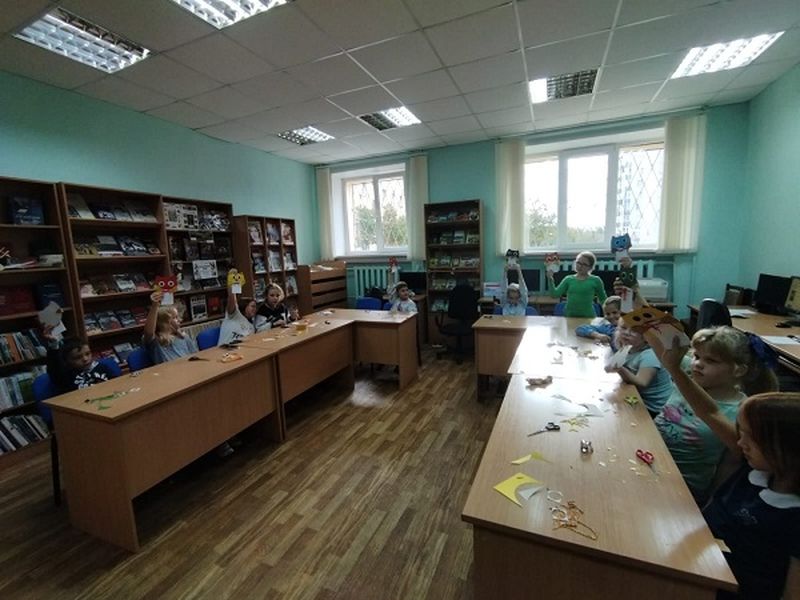 В Рузской библиотеке делали подарки для учителей