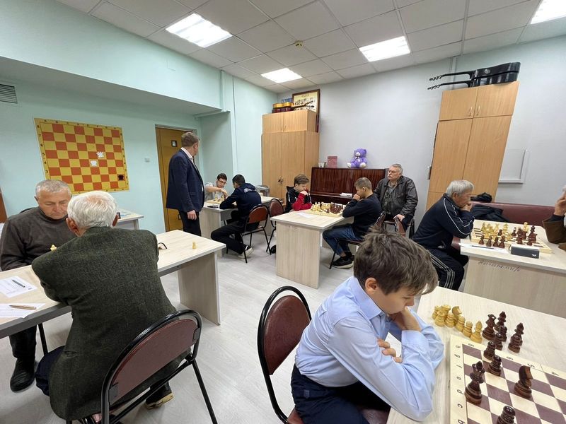 В Молодежном центре стартовало первенство по шахматам