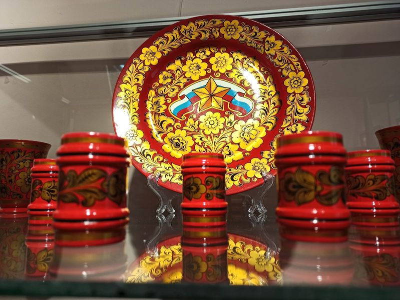 В Рузском краеведческом музее открыта временная экспозиция посуды «Хохлома» 