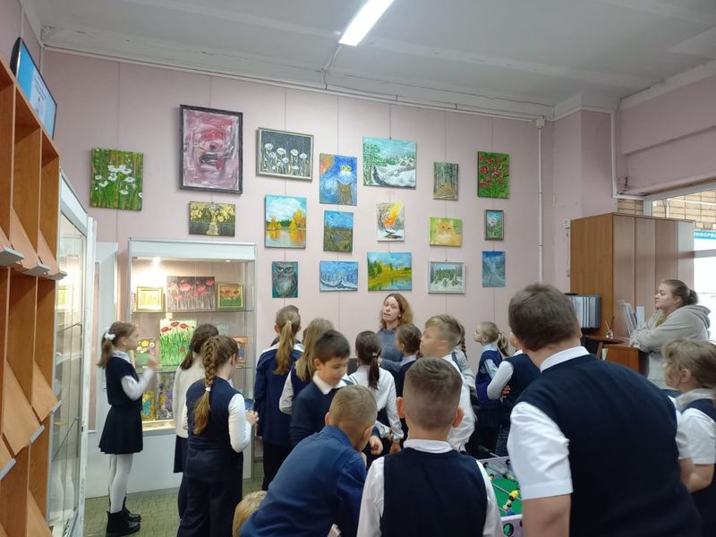 Рузские школьники оценили картины местной художницы