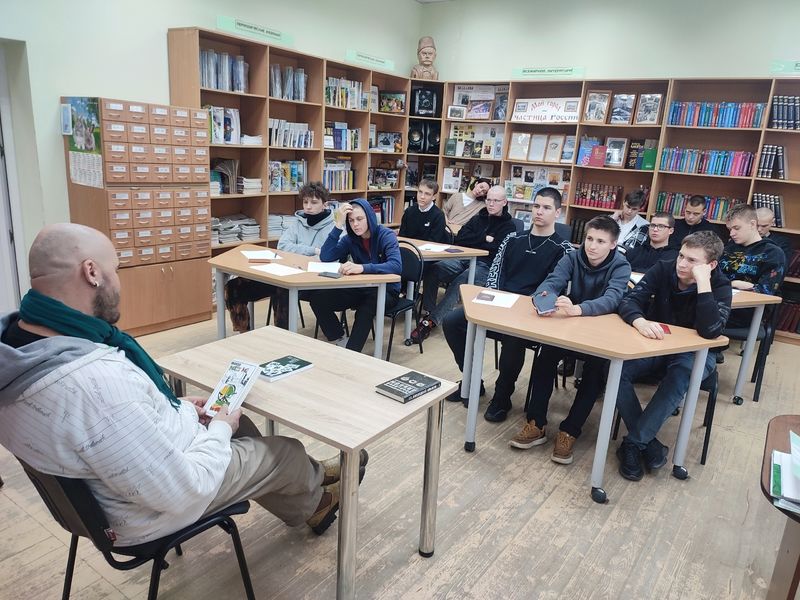 В Тучковской библиотеке – встреча с писателем и студентами