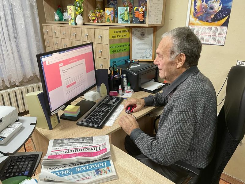 Никольские пенсионеры учатся пользоваться компьютером