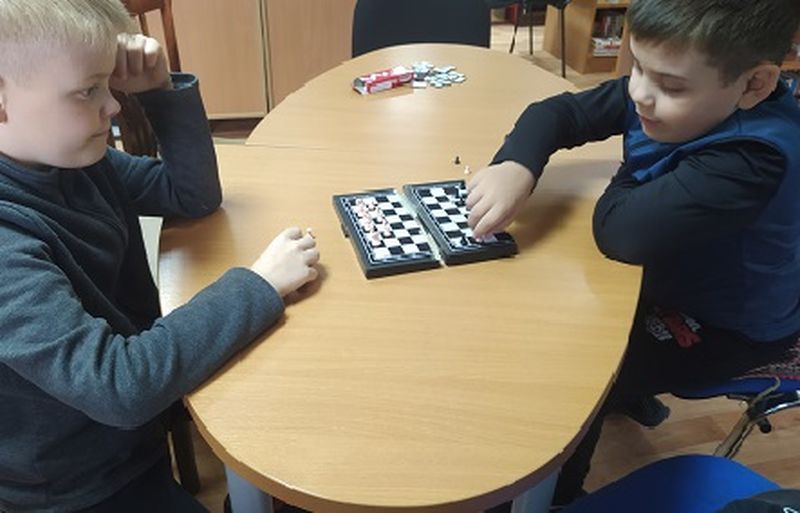 Юные тучковцы встретились за шахматной доской