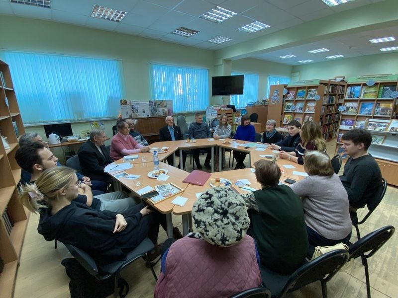 В Тучковской библиотеке встретились участники литературного клуба