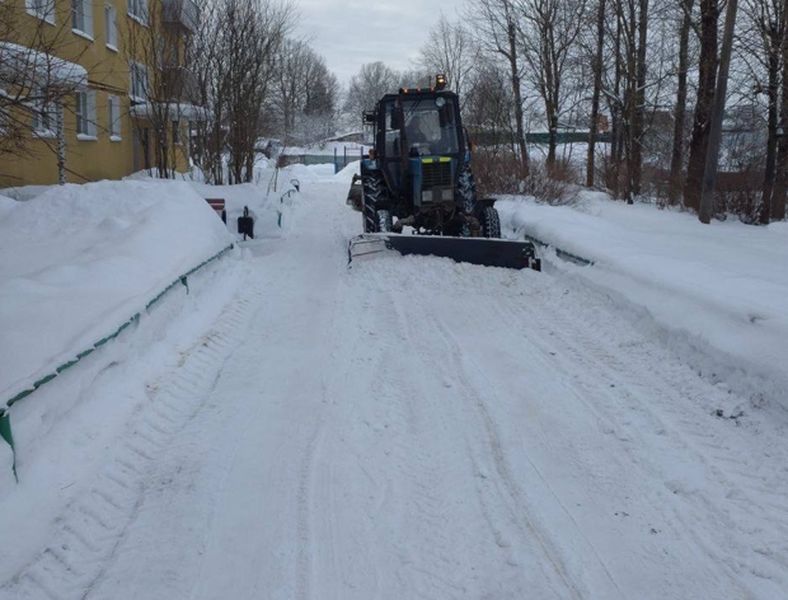 В Рузском округе убирают снег
