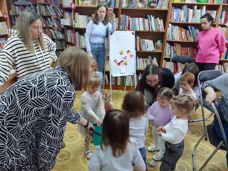 Дети и родители – на игровой программе в Рузской библиотеке
