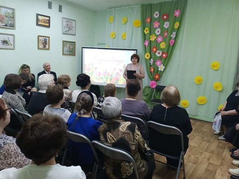 На празднике у рузских пенсионеров выступили школьники