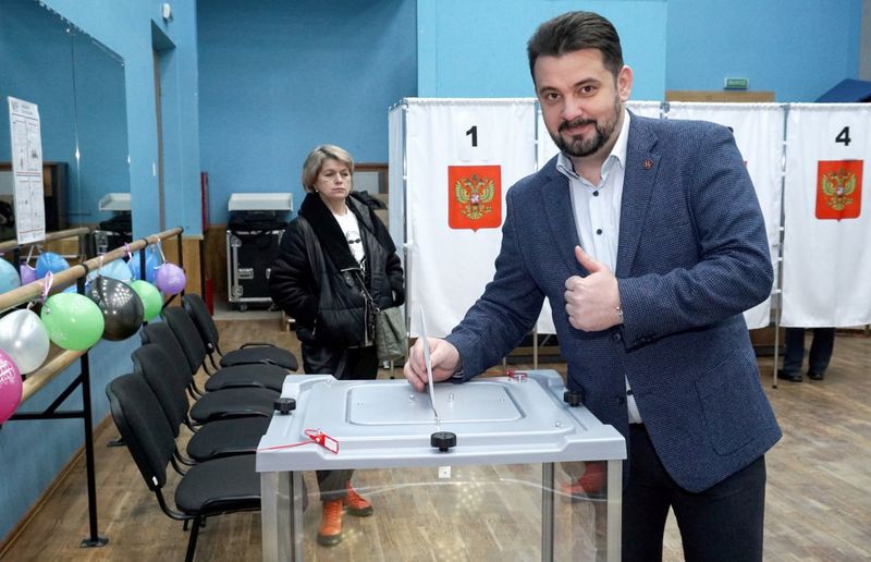 Николай Пархоменко проголосовал на избирательном участке