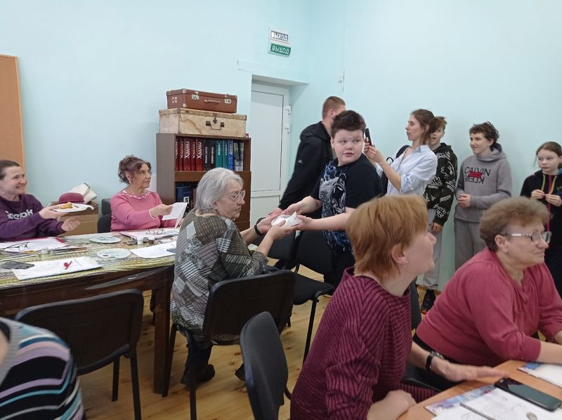 Тучковские школьники порадовали старшее поколение